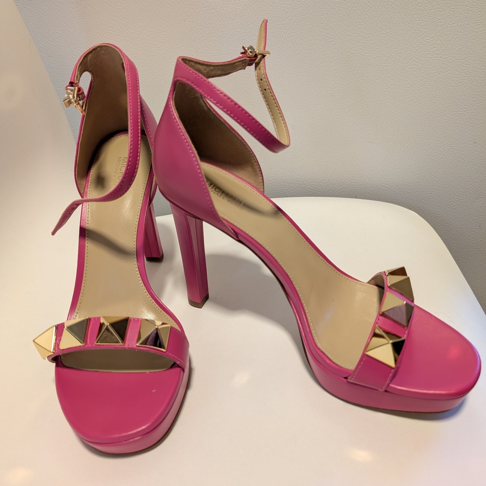 Michael Kors size 8 elegant pin high heel sandals